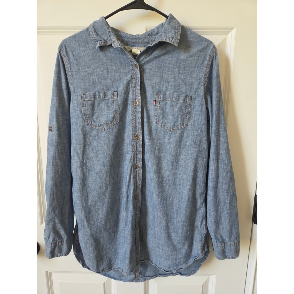 Levi's Womens Medium Chambray Denim Shirt Button Down Roll Tab 100% Cotton Blue
